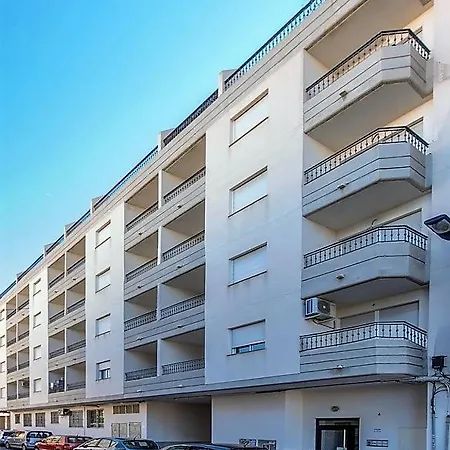 Schoene Mit Pool , Wi-fi Und Privat Garage 아파트