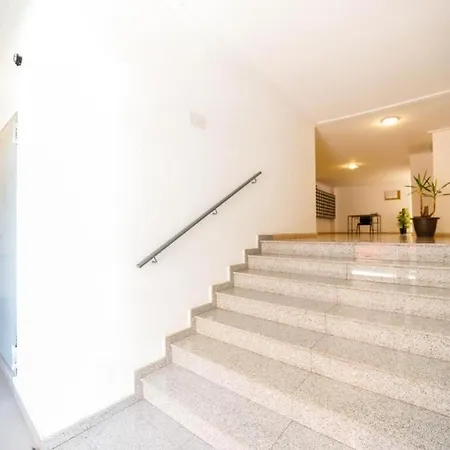 아파트 Schoene Mit Pool , Wi-fi Und Privat Garage 또레비에하