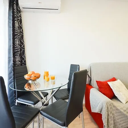 아파트 Schoene Mit Pool , Wi-fi Und Privat Garage 또레비에하