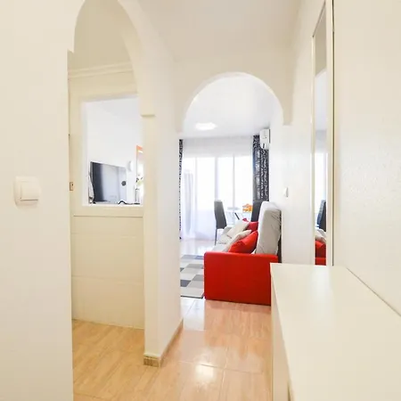 Schoene Mit Pool , Wi-fi Und Privat Garage Torrevieja