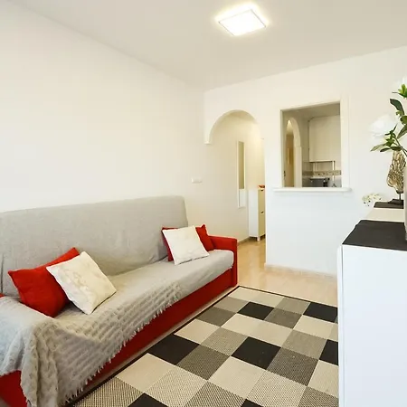 아파트 Schoene Mit Pool , Wi-fi Und Privat Garage *