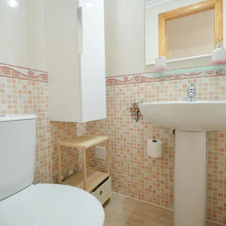 Schoene Mit Pool , Wi-fi Und Privat Garage 아파트 *