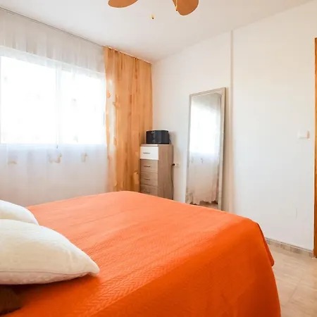 Schoene Mit Pool , Wi-fi Und Privat Garage 아파트 *