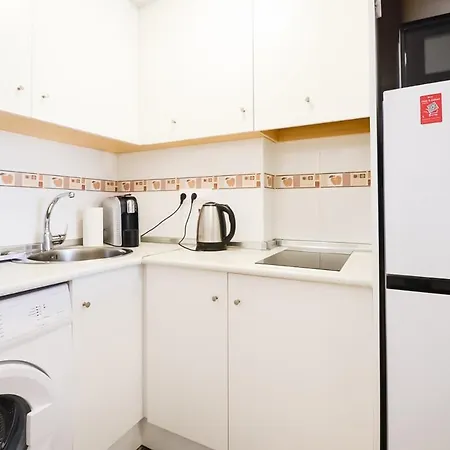 Schoene Mit Pool , Wi-fi Und Privat Garage 아파트 또레비에하
