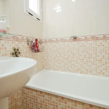 Schoene Mit Pool , Wi-fi Und Privat Garage 아파트 또레비에하